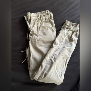 American Eagle Super Stretch skinny cargo pants olive green